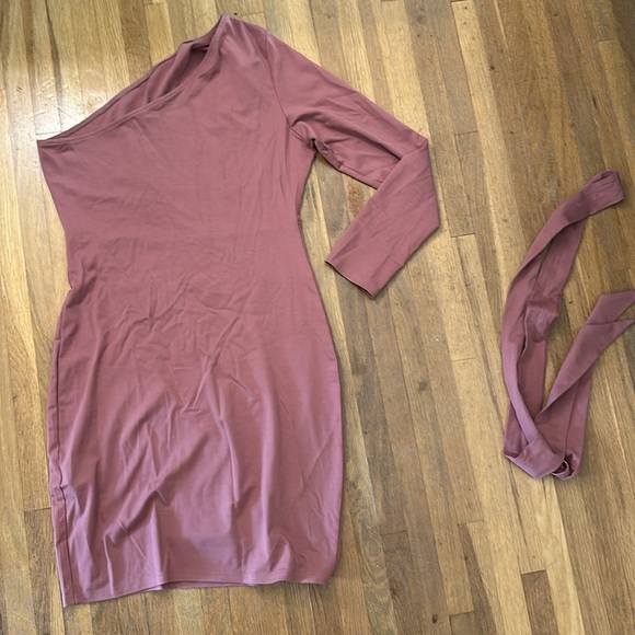 *last chance!!* Pretty Garden | Women’s one shoulder, long sleeve dress - Picture 14 of 16